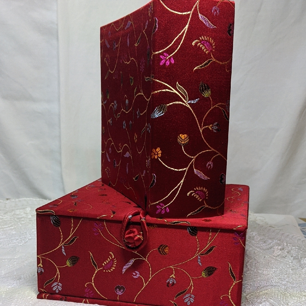 Photo Album & Memento Box, Red Floral Faux Silk Jacquard, 100 4"X6" Photos, NWOT